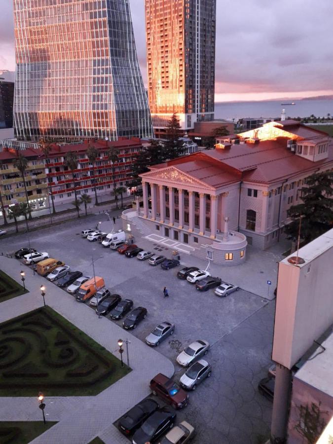 Apartment Boulevardside Batumi Exterior photo